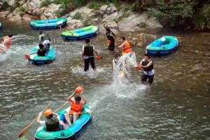安吉龙王山漂流